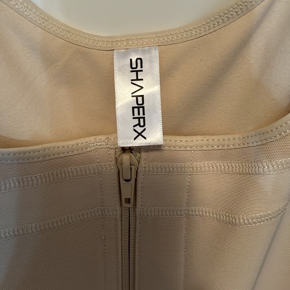 Body Shaper L - Picture 2 of 4